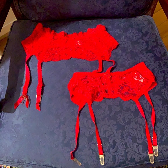 Garter belts - Picture 6 of 7